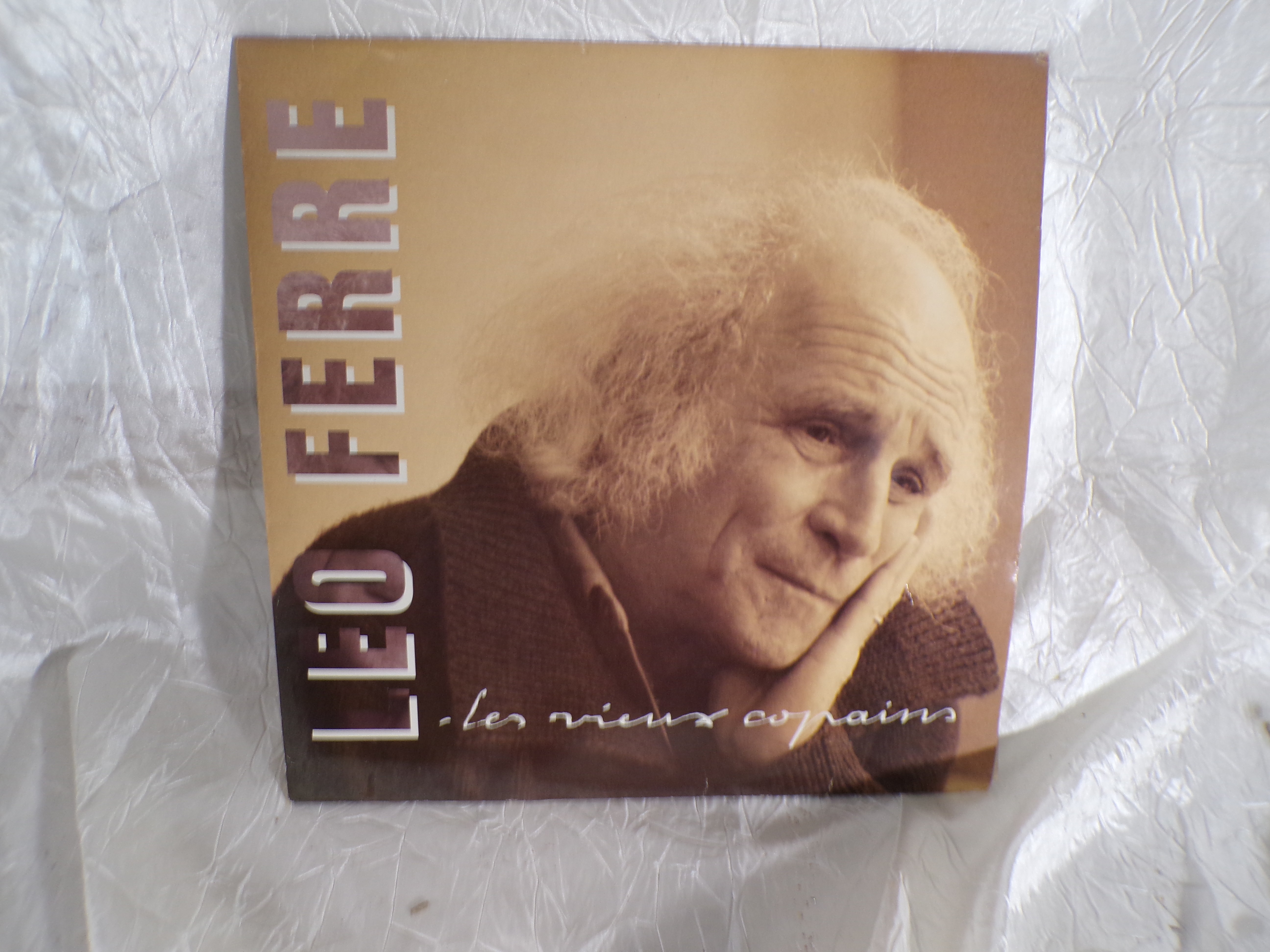 Voir photo 3 de Vinyle Léo Ferré "Les Vieux Copains" Vinyle Léo Ferré "Les Vieux Copains" Très bon état reconditionné photo 3