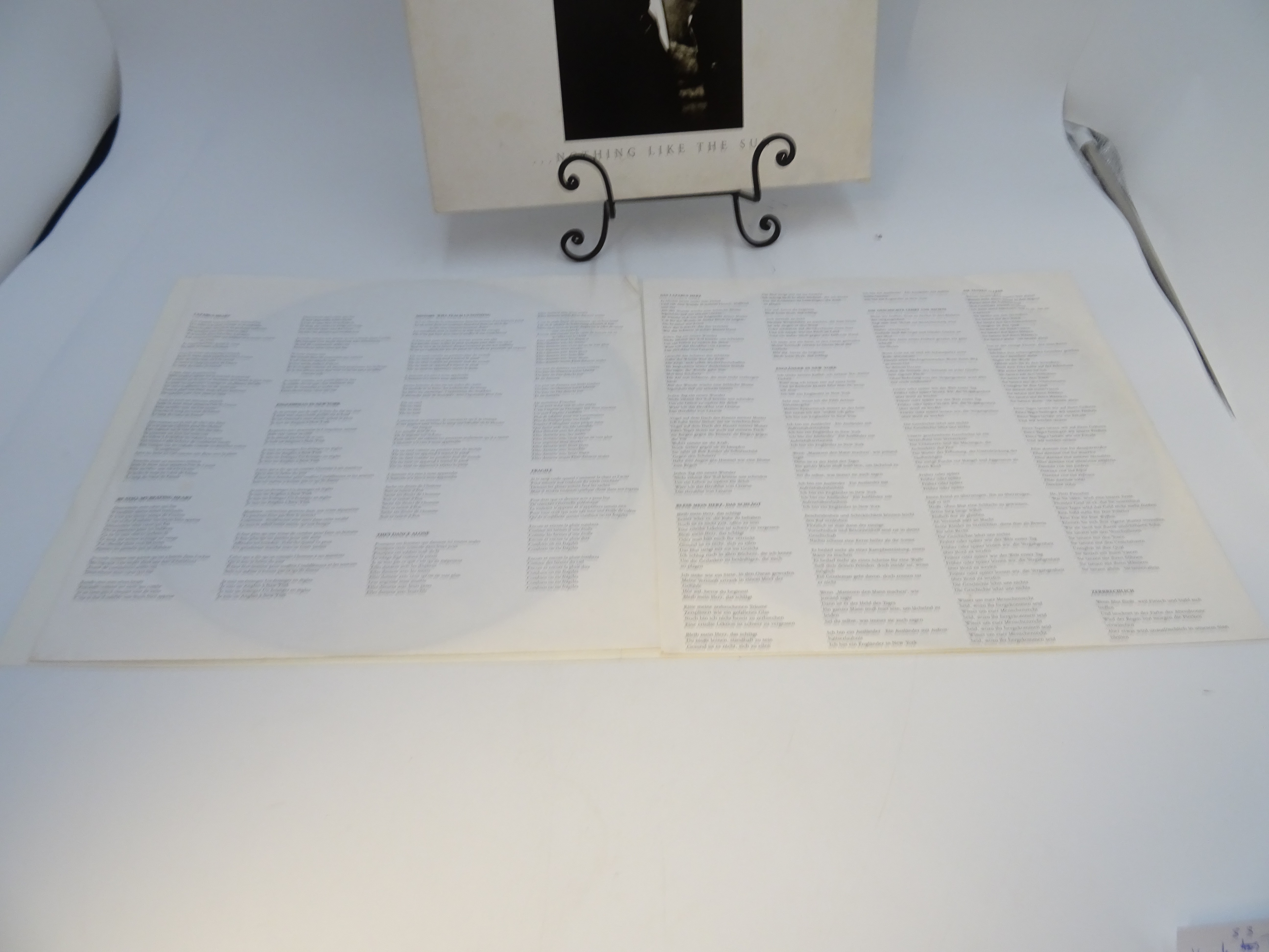 Voir photo 2 de Vinyle STING " nothing like the sun." Vinyle STING " nothing like the sun." Bon état reconditionné photo 2