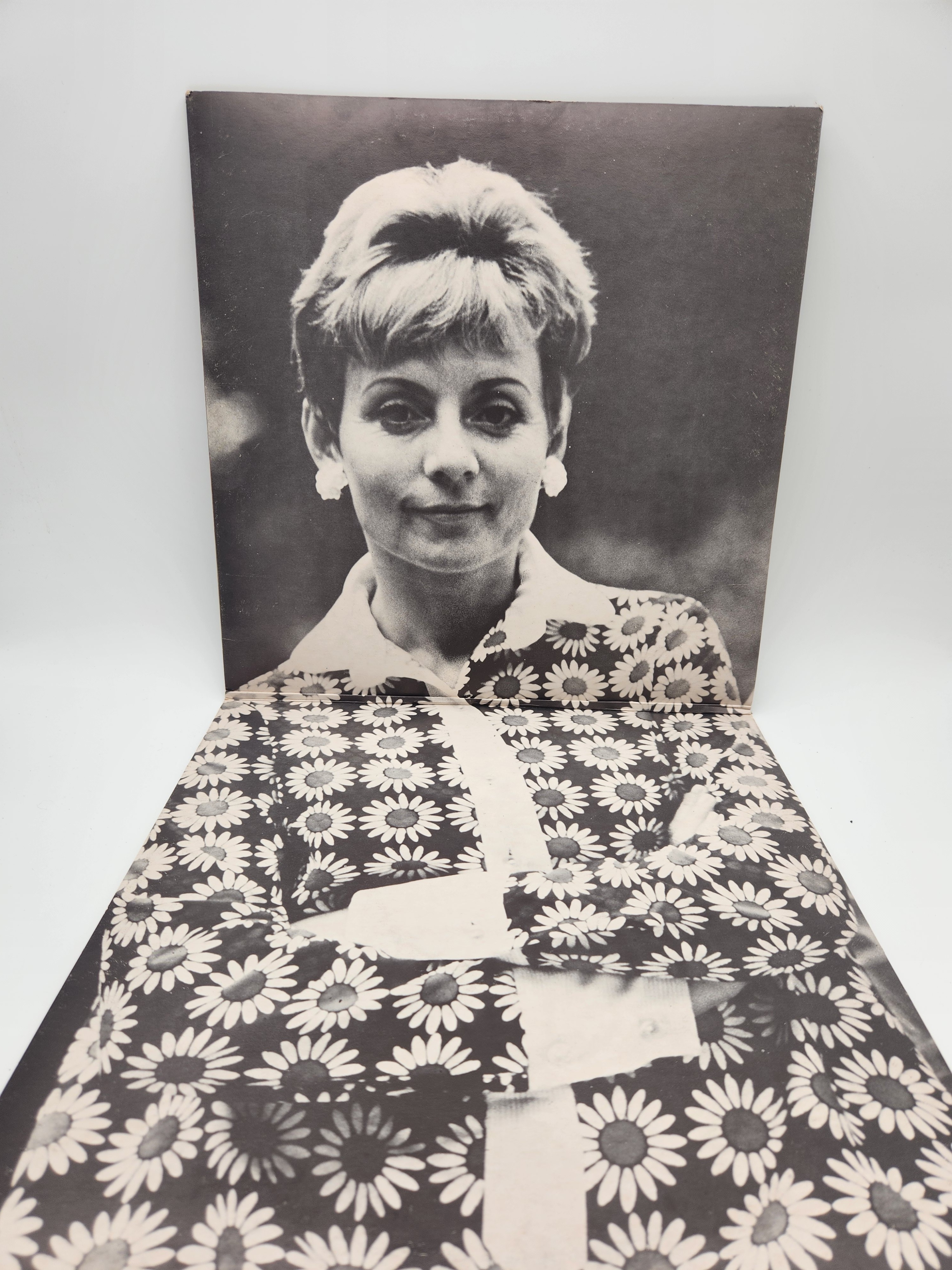 Voir photo 3 de Vinyles 33 Tours - Annie Cordy OH ! LA LA Vinyles 33 Tours - Annie Cordy OH ! LA LA Très bon état reconditionné photo 3