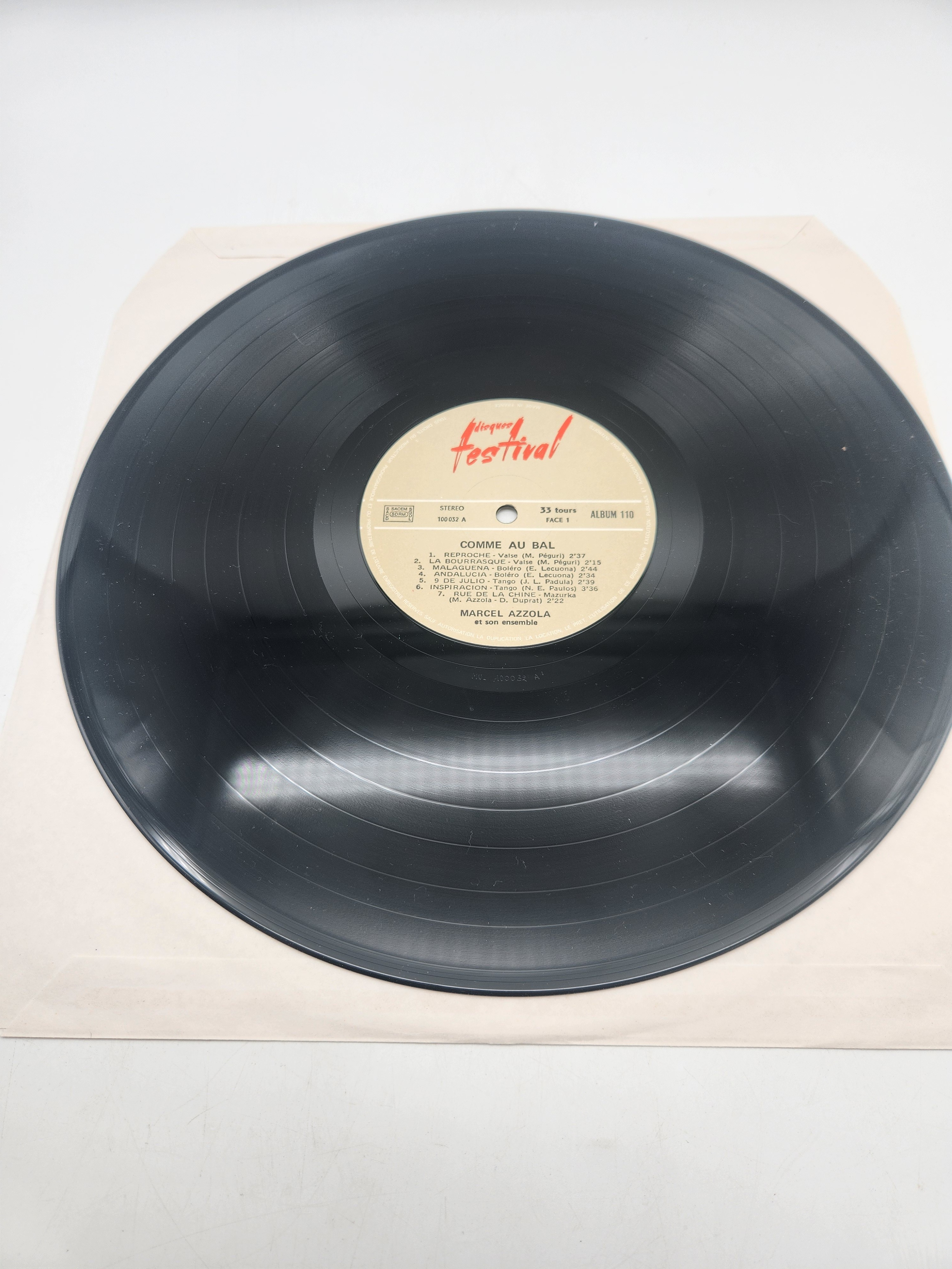 Voir photo 4 de Vinyles 33 Tours - Comme au Bal de Marcel Azzola Vinyles 33 Tours - Comme au Bal de Marcel Azzola Très bon état reconditionné photo 4