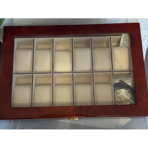 Vitrine 12 montres fermeture à clé neuve Bon état reconditionné disponible sur Rakuten