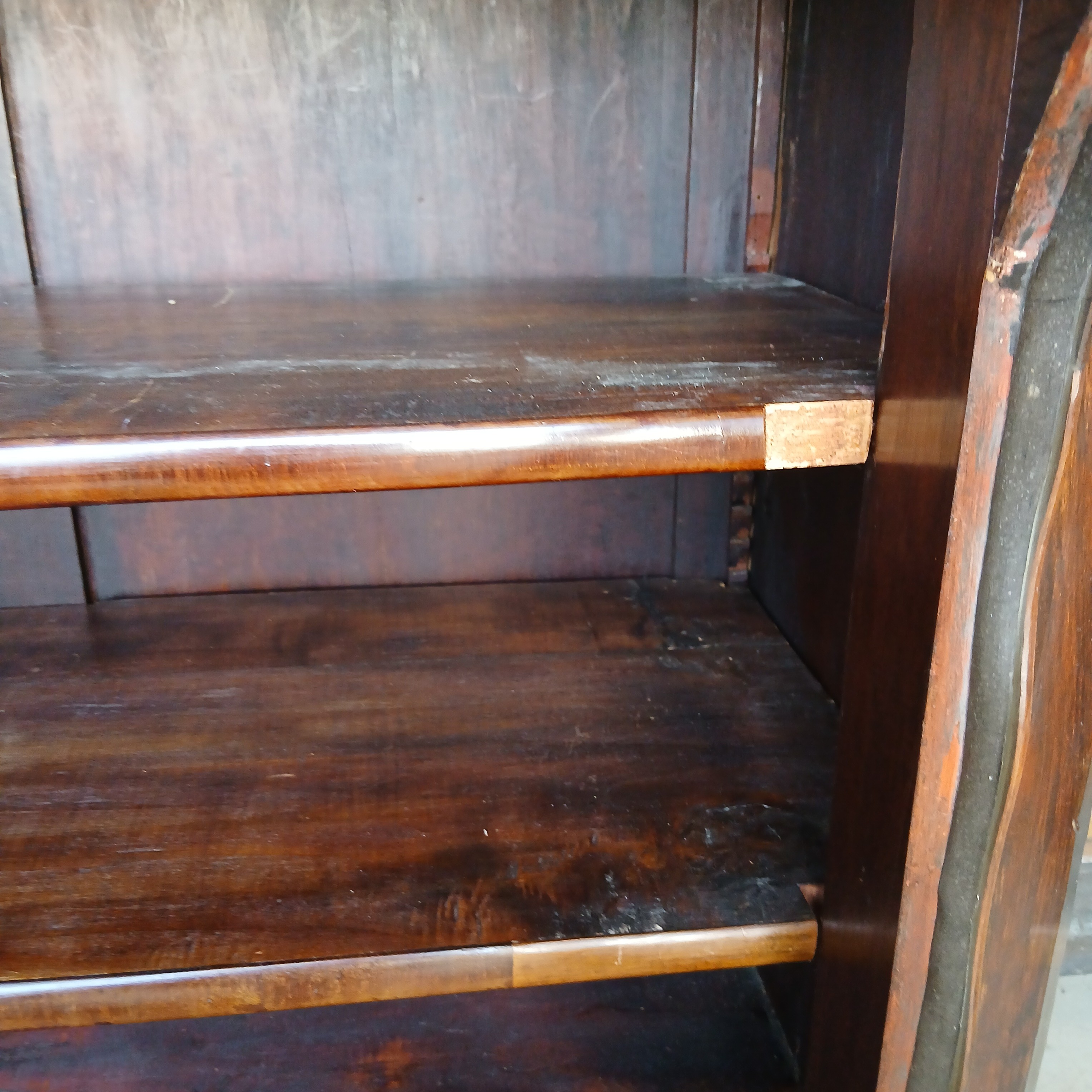 Voir photo 10 de Vitrine Style Louis Philippe Palissandre Vitrine Style Louis Philippe Palissandre État correct reconditionné photo 10