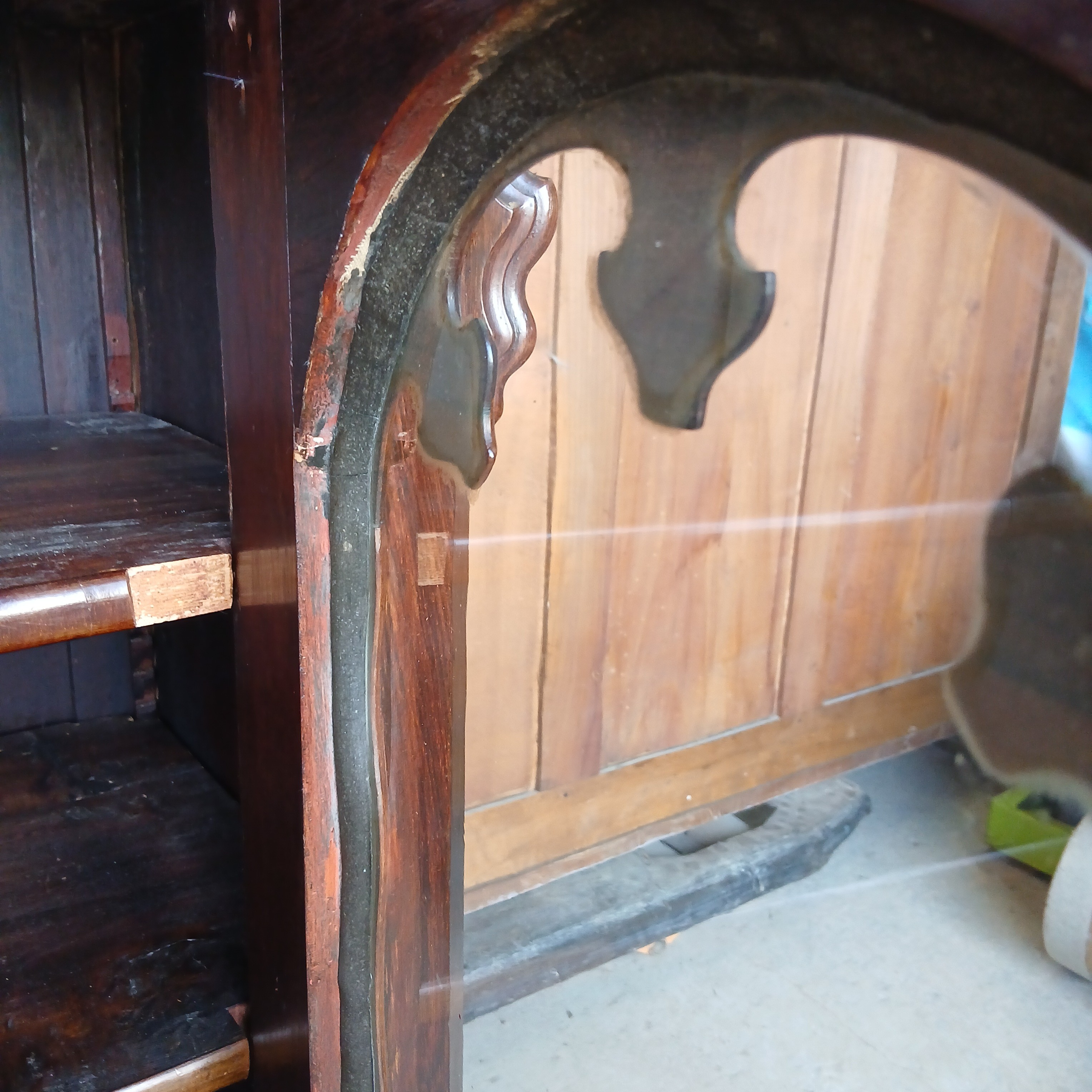 Voir photo 15 de Vitrine Style Louis Philippe Palissandre Vitrine Style Louis Philippe Palissandre État correct reconditionné photo 15