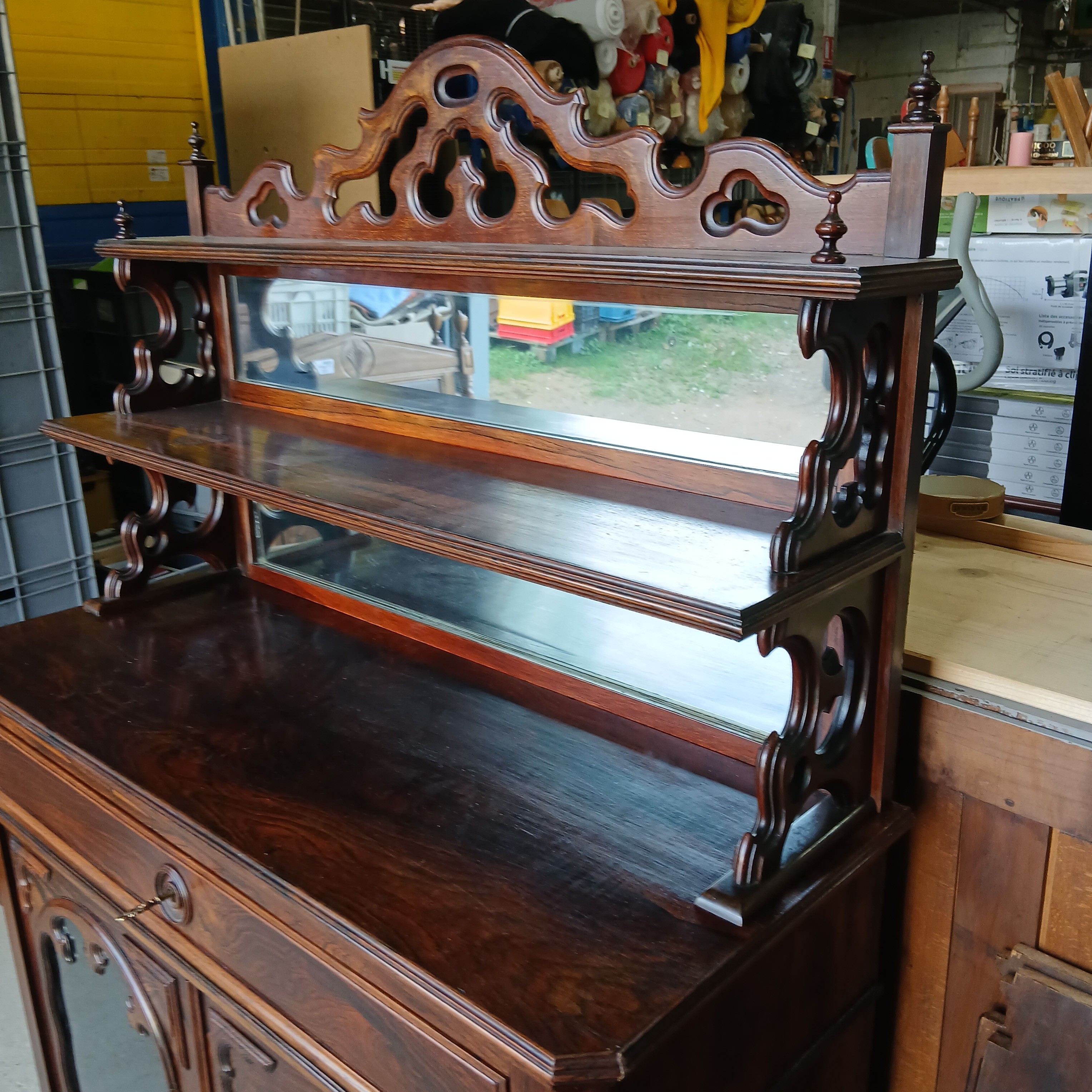 Voir photo 3 de Vitrine Style Louis Philippe Palissandre Vitrine Style Louis Philippe Palissandre État correct reconditionné photo 3
