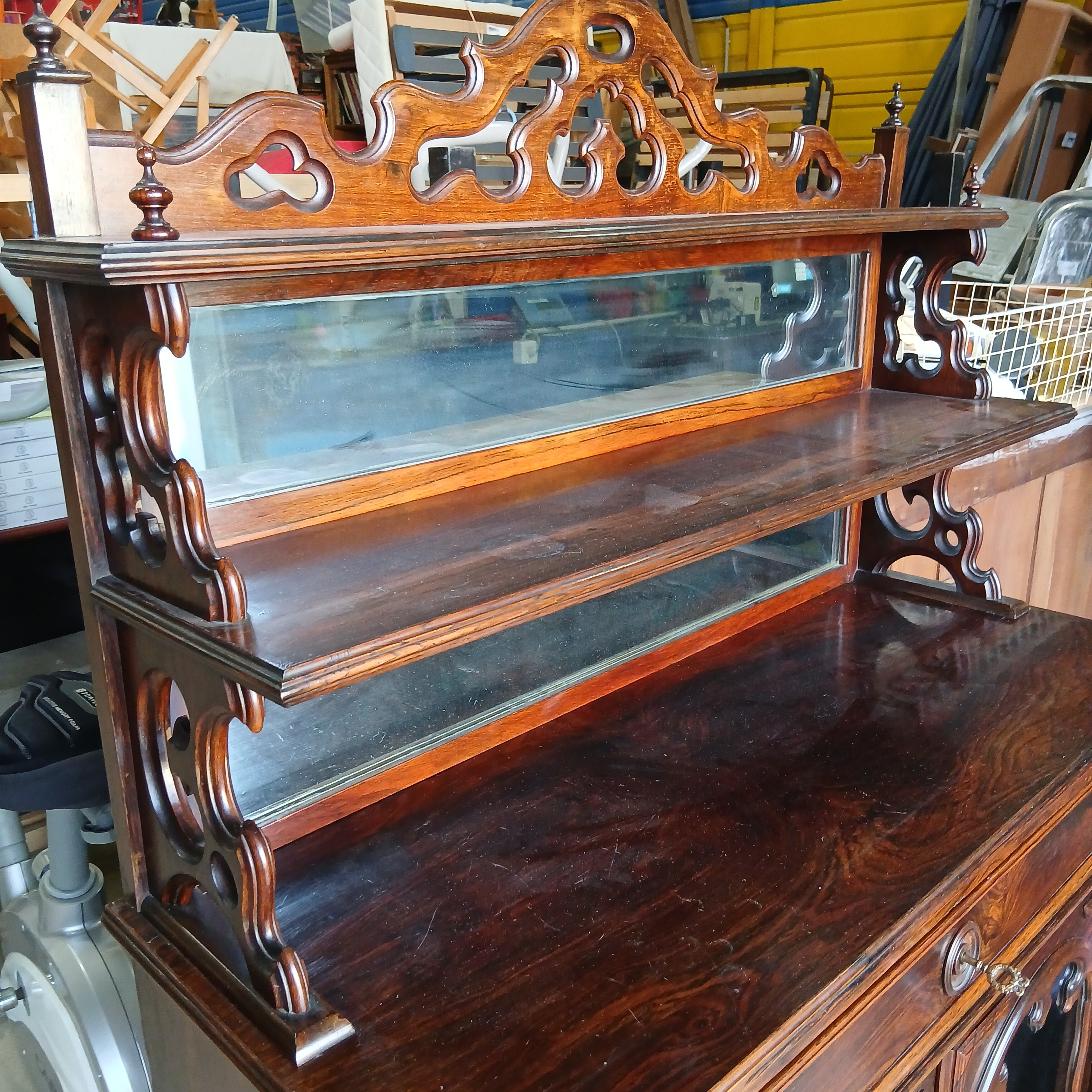 Voir photo 4 de Vitrine Style Louis Philippe Palissandre Vitrine Style Louis Philippe Palissandre État correct reconditionné photo 4