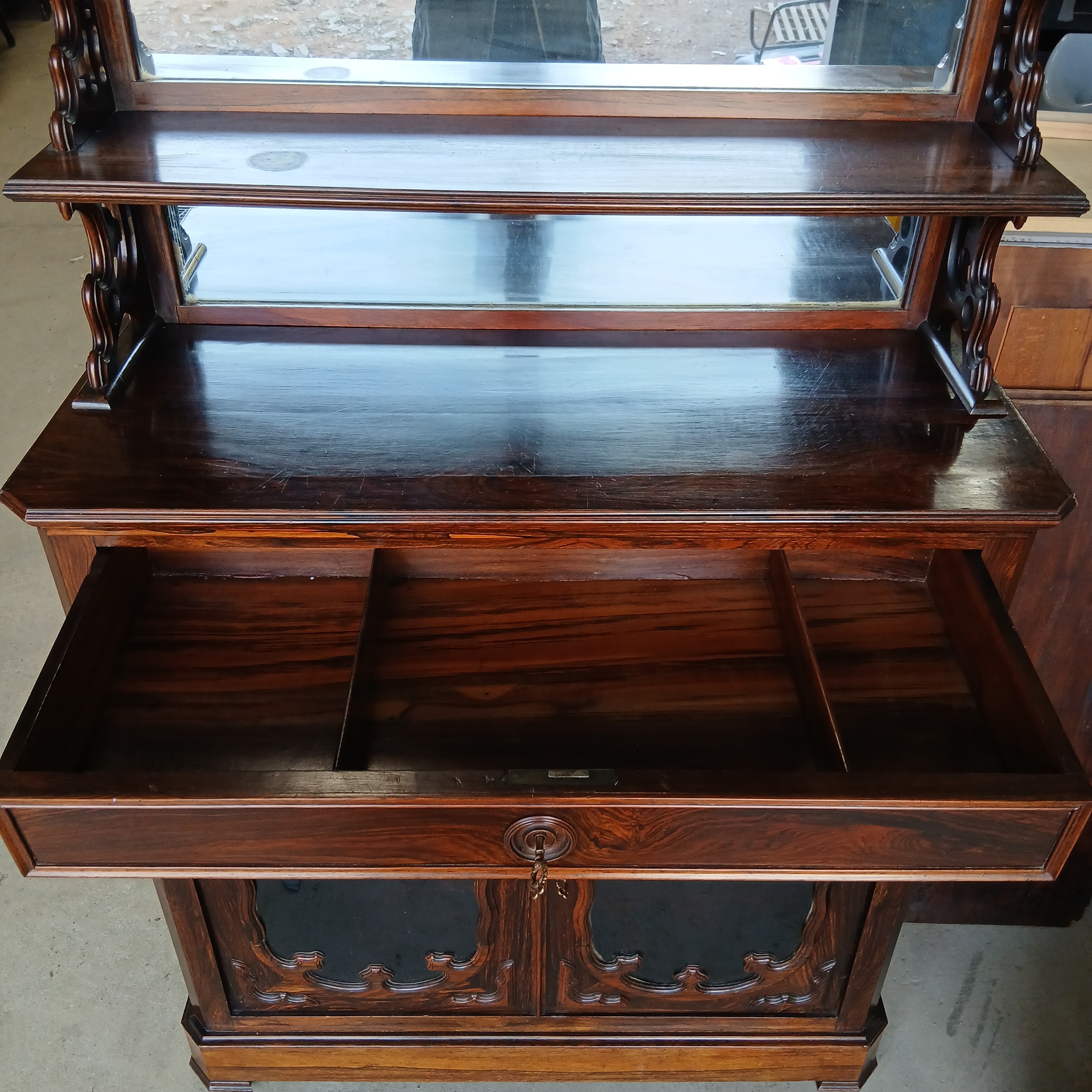 Voir photo 6 de Vitrine Style Louis Philippe Palissandre Vitrine Style Louis Philippe Palissandre État correct reconditionné photo 6