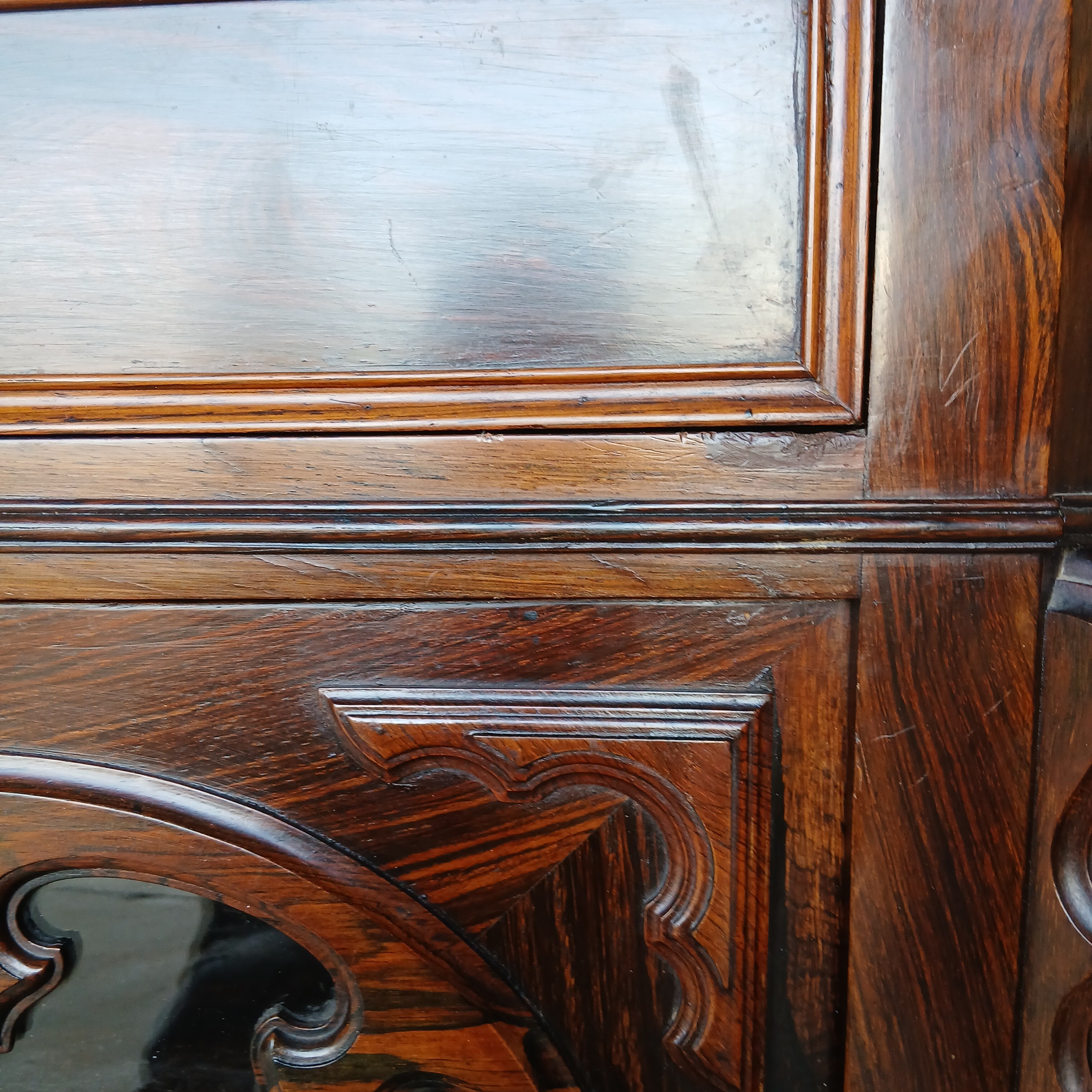 Voir photo 8 de Vitrine Style Louis Philippe Palissandre Vitrine Style Louis Philippe Palissandre État correct reconditionné photo 8