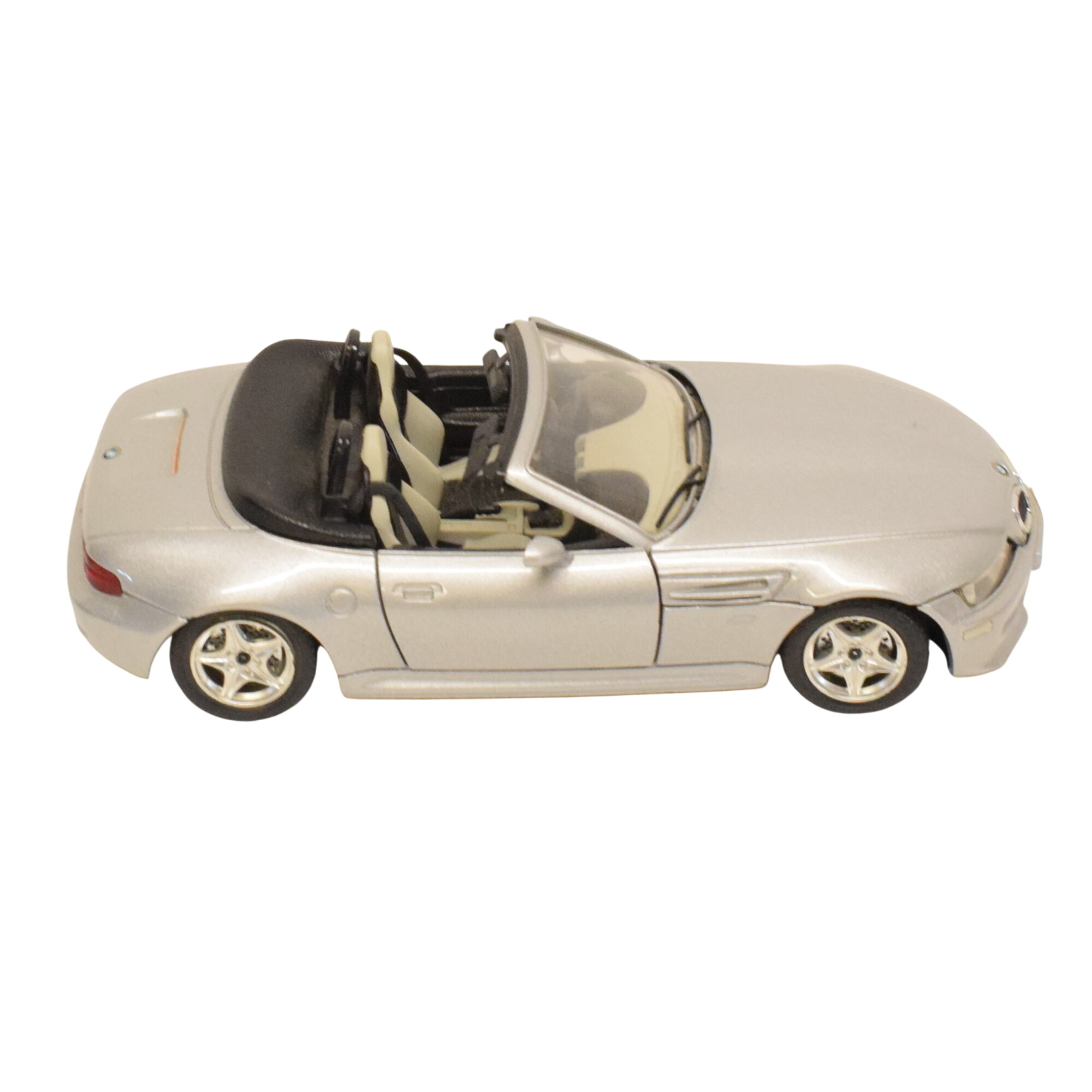 Acheter Voiture au 1:24 ème BMW M Roadster par Burago Bon état - 10,00 € Voiture au 1:24 ème BMW M Roadster par Burago Bon état reconditionné disponible sur Label Emmaüs