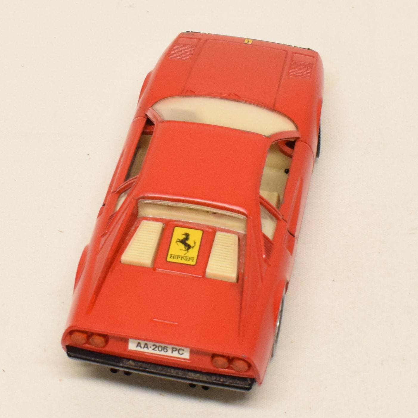 Voir photo 3 de Voiture au 1:24 Ferrari 308 GTB par Burago Voiture au 1:24 Ferrari 308 GTB par Burago État correct reconditionné photo 3