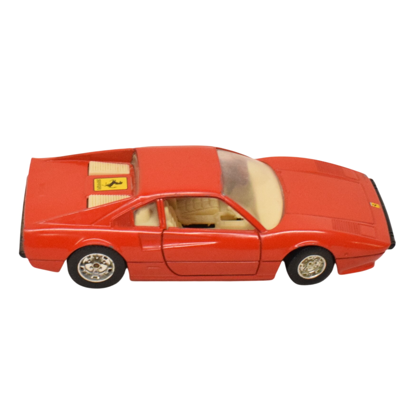 Acheter Voiture au 1:24 Ferrari 308 GTB par Burago État correct - 10,00 € Voiture au 1:24 Ferrari 308 GTB par Burago État correct reconditionné disponible sur Label Emmaüs