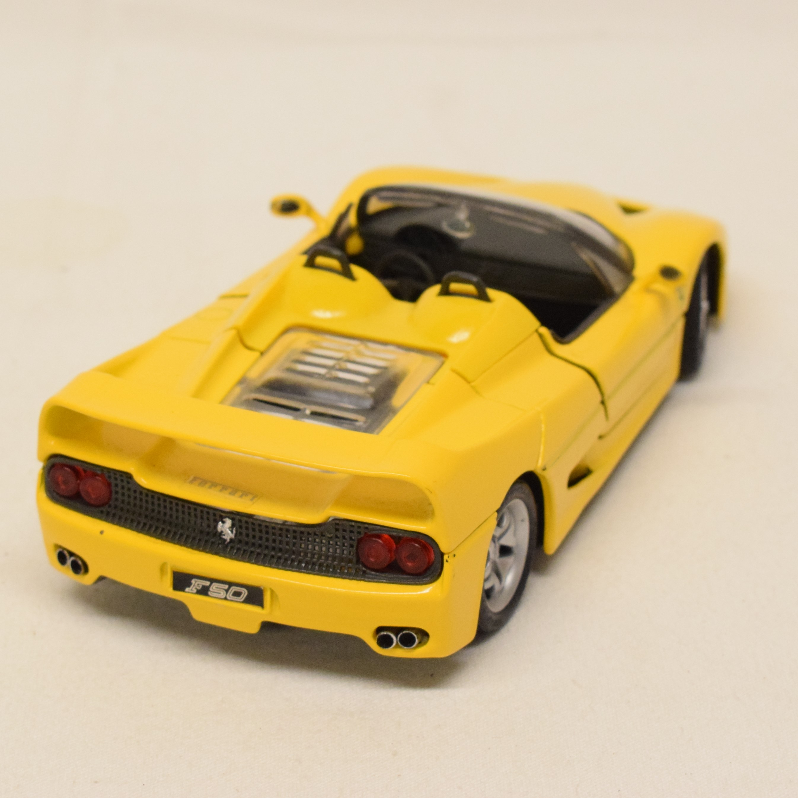 Voir photo 3 de Voiture au 1:24 la Ferrari F50 par Maisto Voiture au 1:24 la Ferrari F50 par Maisto État correct reconditionné photo 3