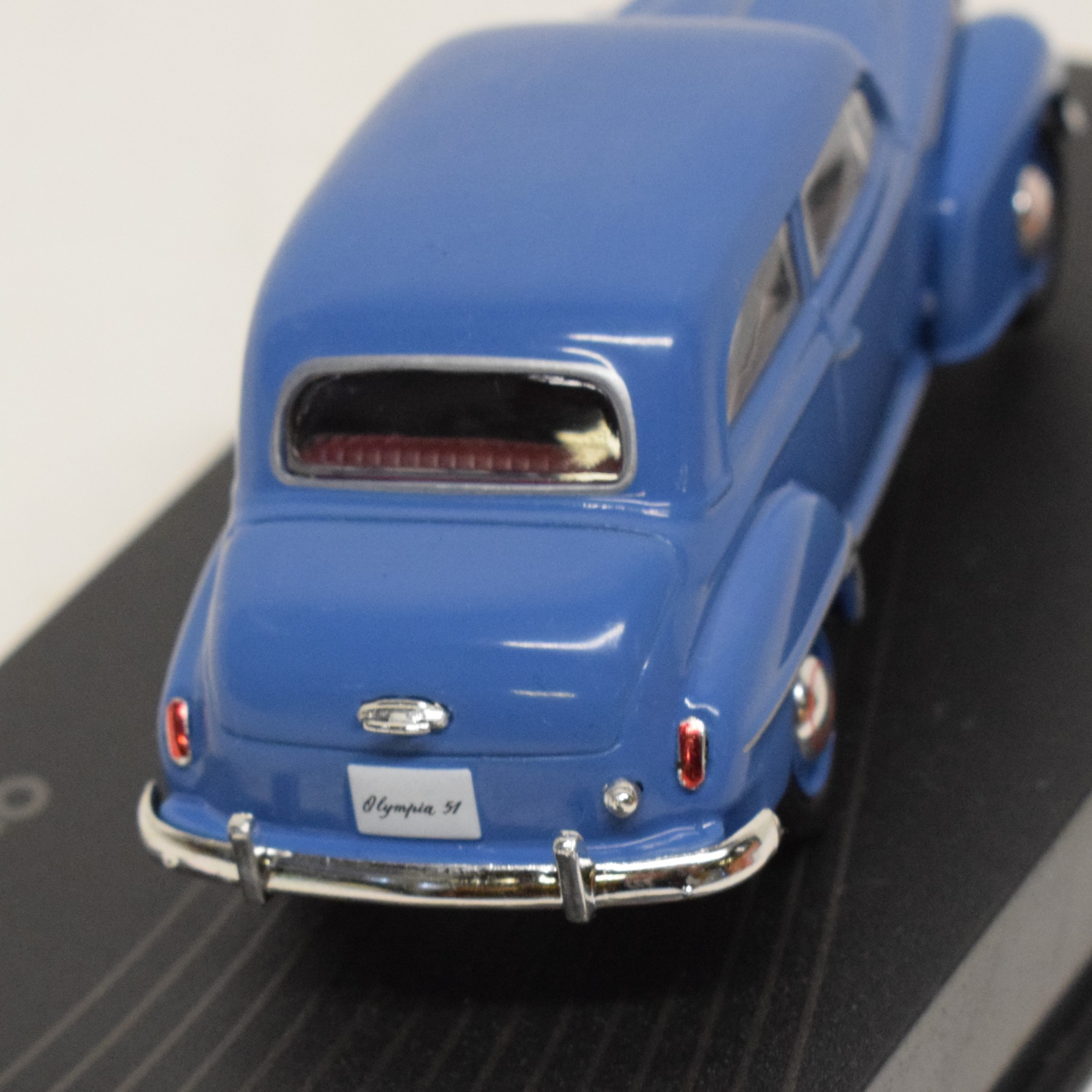 Voir photo 4 de Voiture au 1:43 Opel Olympia 1951-53 OPEL collection Voiture au 1:43 Opel Olympia 1951-53 OPEL collection Bon état reconditionné photo 4