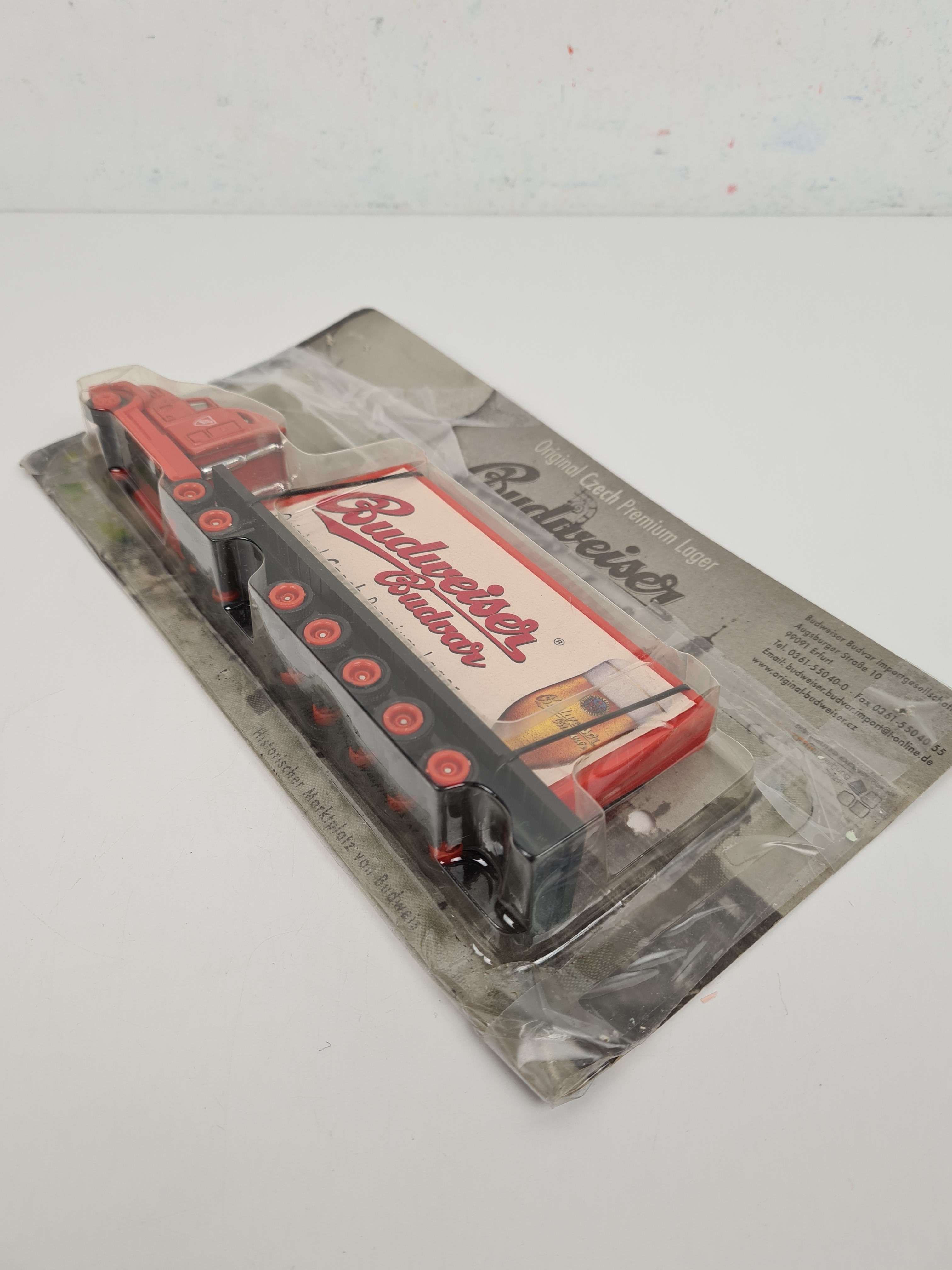Voir photo 3 de Voiture - Camion Rouge Budweiser Budvar - 20cm Voiture - Camion Rouge Budweiser Budvar - 20cm Parfait état reconditionné photo 3