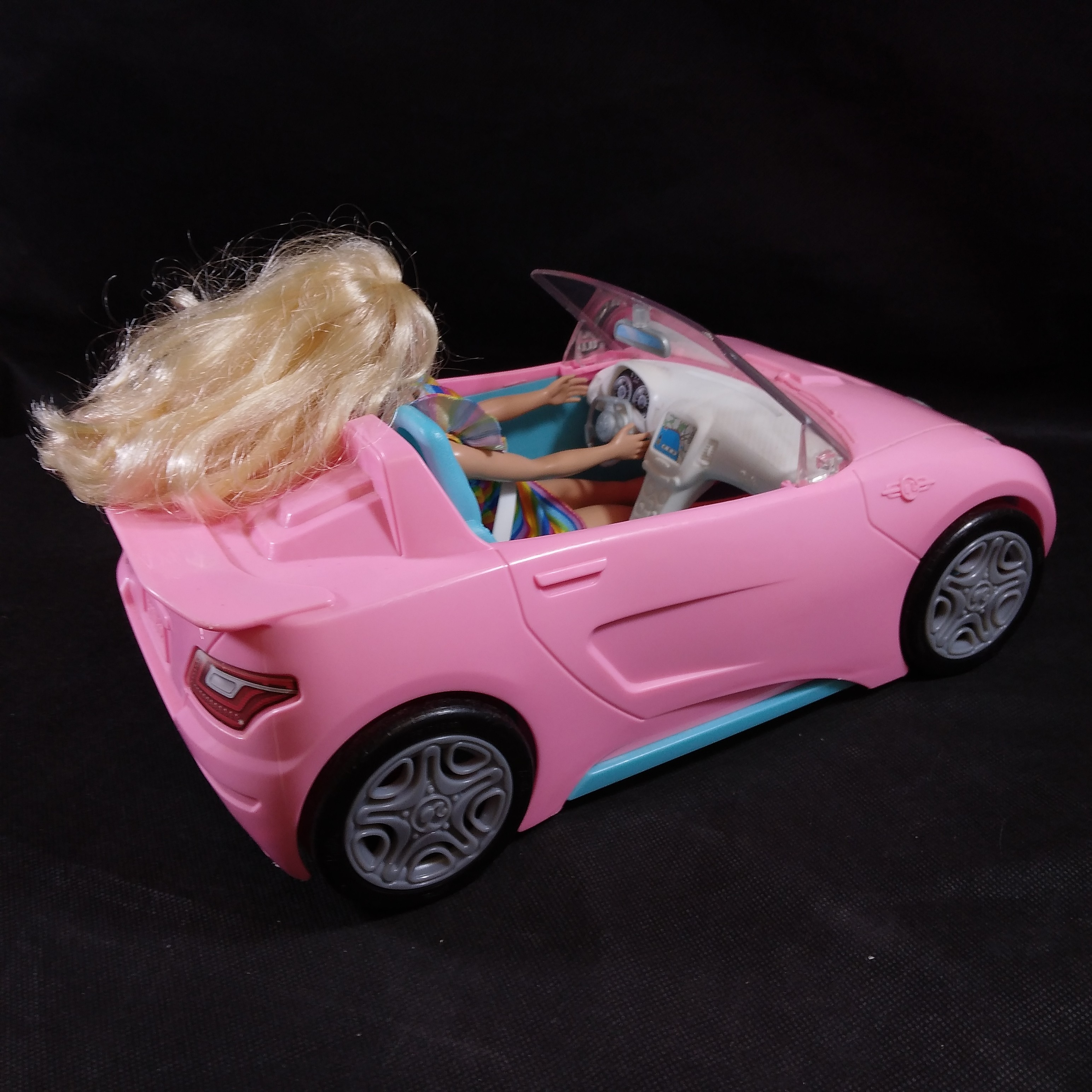 Voir photo 6 de Voiture décapotable rose, Barbie + poupée Barbie Voiture décapotable rose, Barbie + poupée Barbie Très bon état reconditionné photo 6