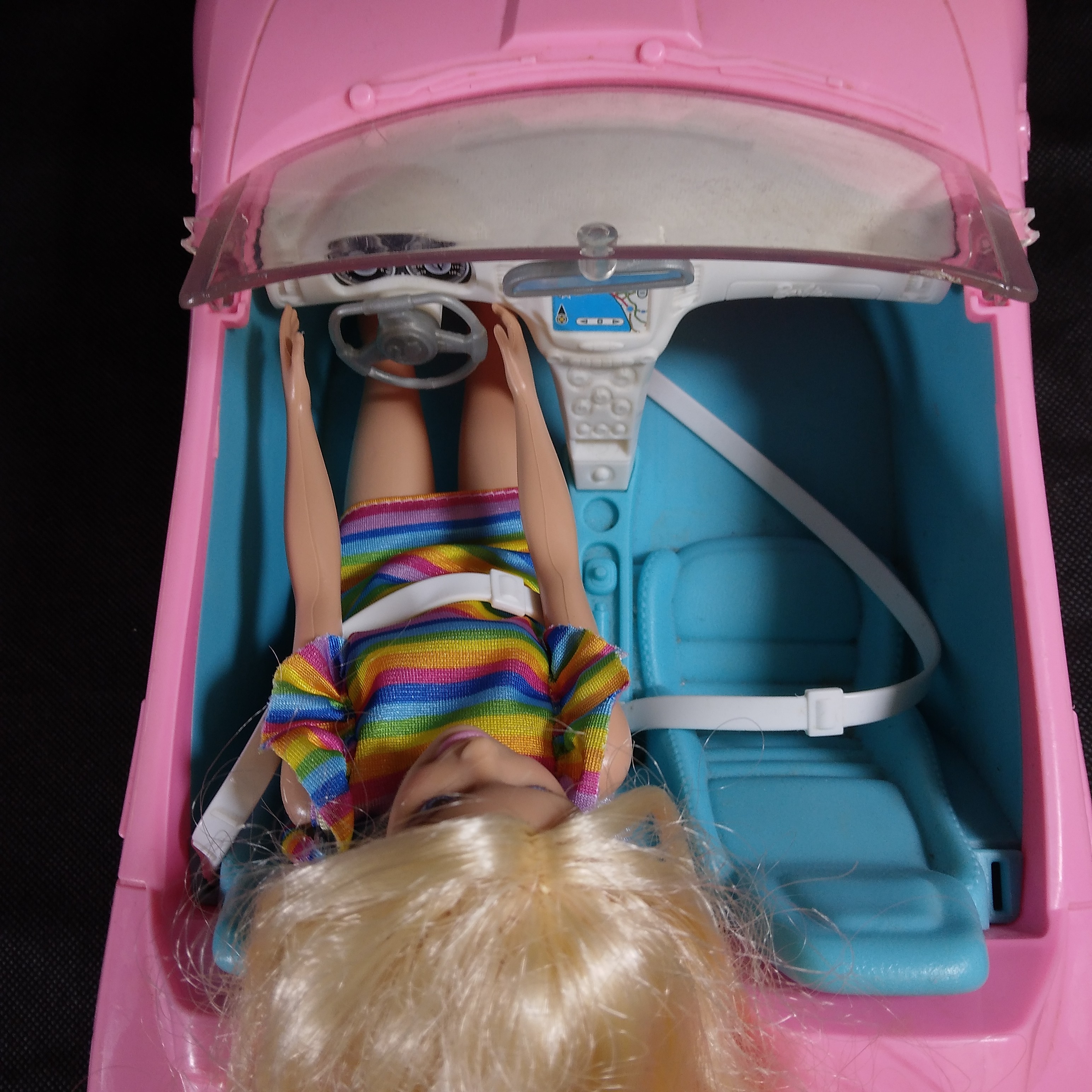 Voir photo 7 de Voiture décapotable rose, Barbie + poupée Barbie Voiture décapotable rose, Barbie + poupée Barbie Très bon état reconditionné photo 7
