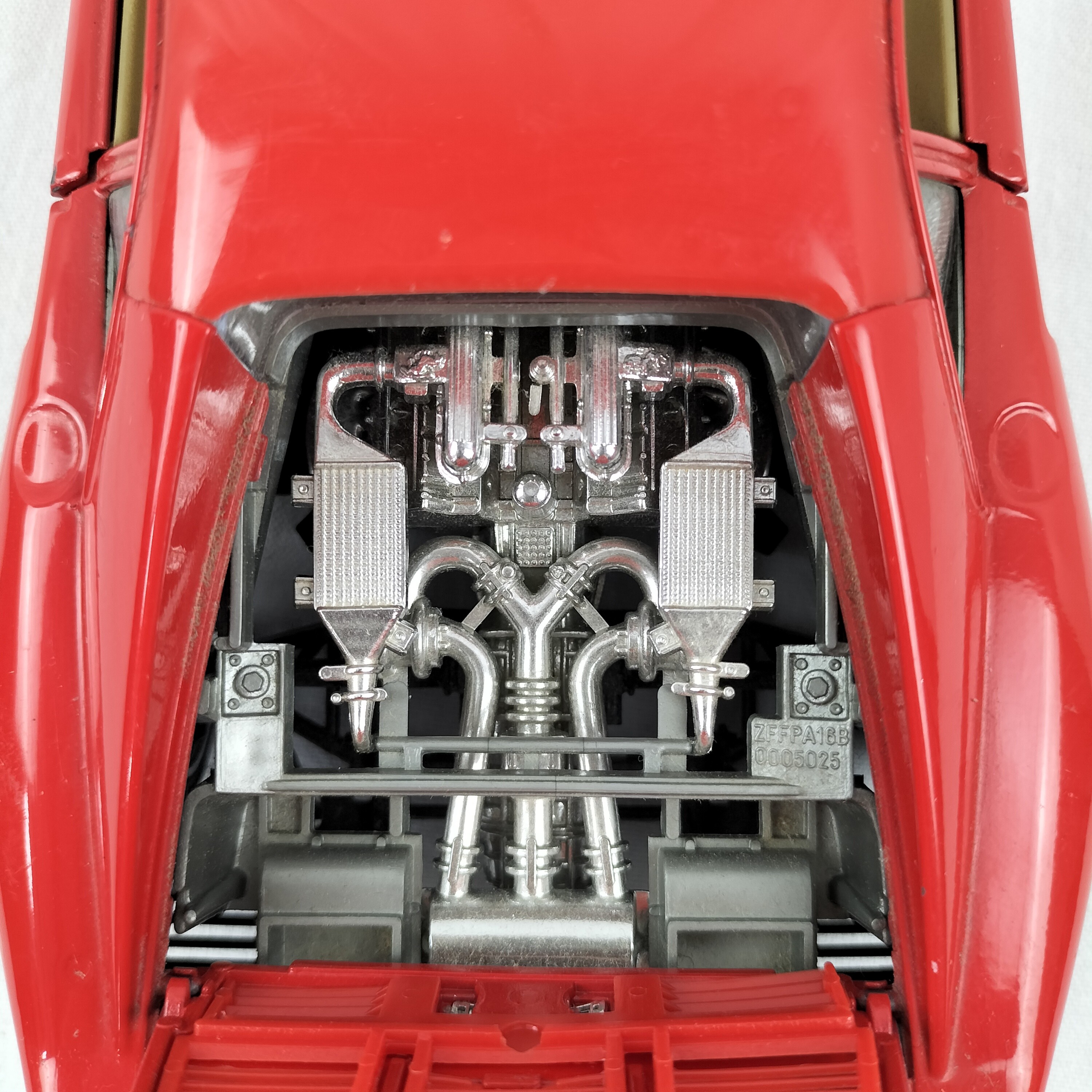 Voir photo 8 de 🏁 Voiture Ferrari GTO 1984 – Échelle 1/18 – Bburago – Made in Italy 🏁 Voiture Ferrari GTO 1984 – Échelle 1/18 – Bburago – Made in Italy Bon état reconditionné photo 8
