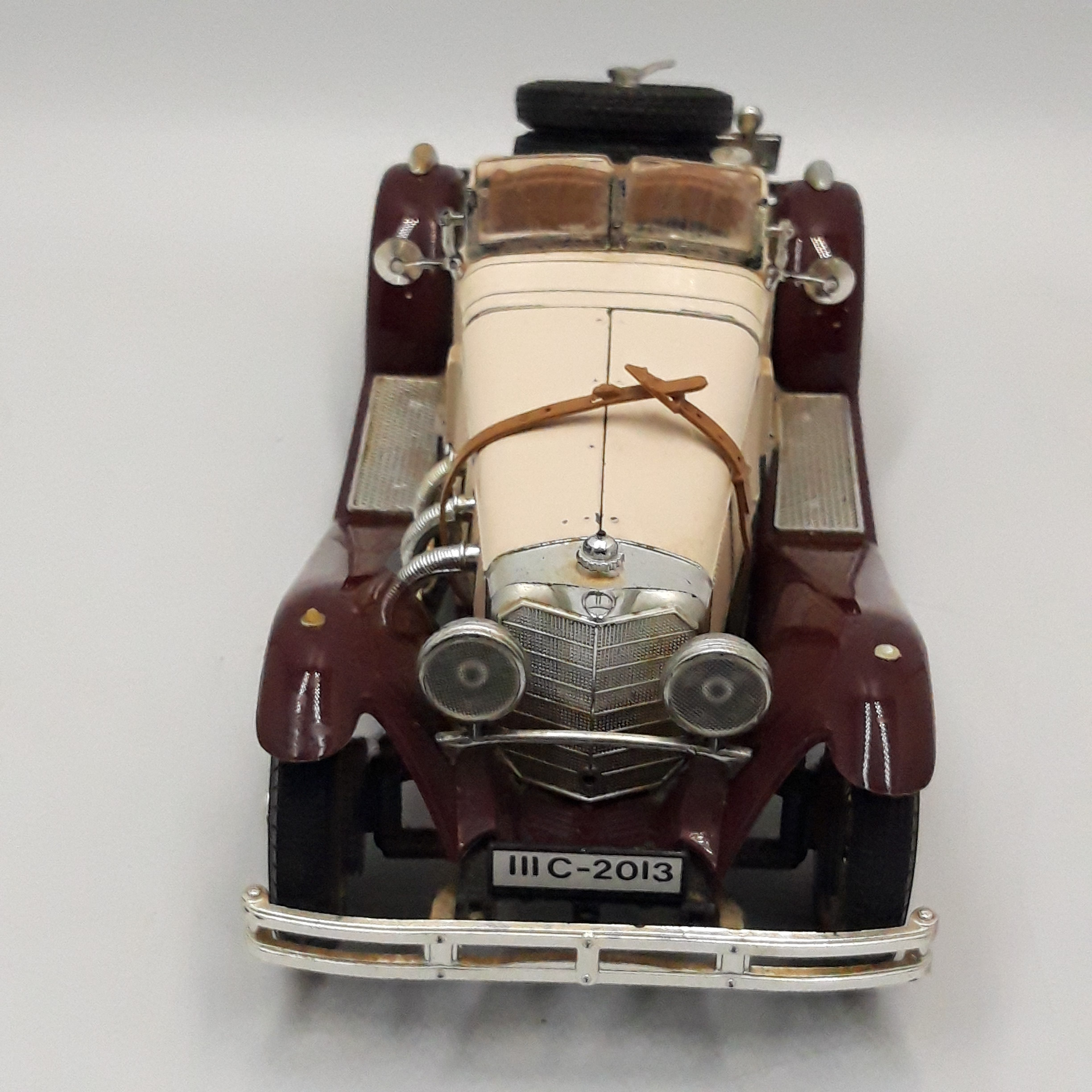 Voir photo 3 de Voiture miniature 1/18 – MERCEDES-BENZ SSK 1928 – Bicolore, Burago, Collection. Voiture miniature 1/18 – MERCEDES-BENZ SSK 1928 – Bicolore, Burago, Collection. Bon état reconditionné photo 3