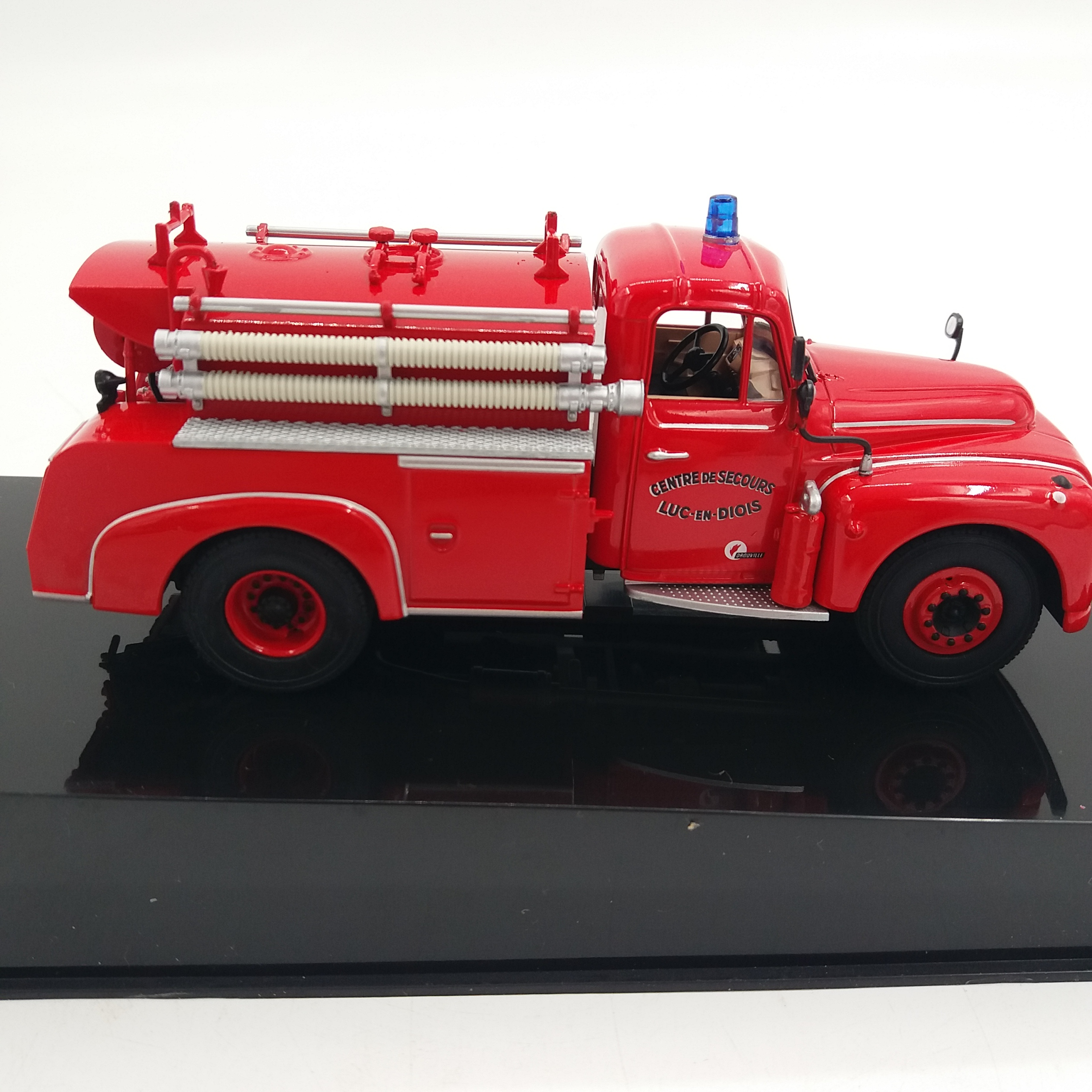 Voir photo 7 de Voiture miniature. CITROËN T 46 Pompe DROUVILLE. Secours de LUC EN DIOIS 26. Métal. Rouge. NOREV estampillé dessous. 1/43. Voiture miniature. CITROËN T 46 Pompe DROUVILLE. Secours de LUC EN DIOIS 26. Métal. Rouge. NOREV estampillé dessous. 1/43. Très bon état reconditionné photo 7