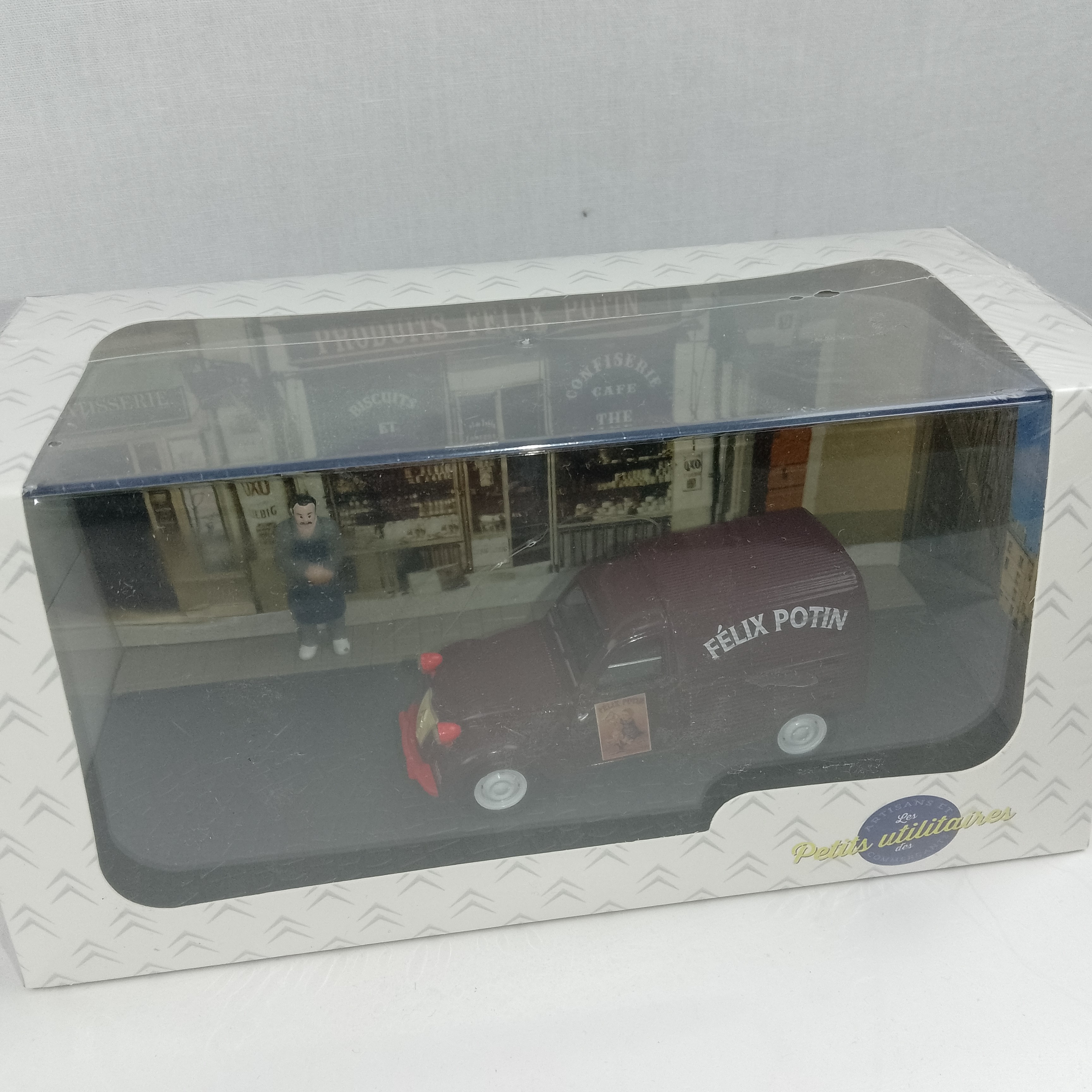 Voir photo 2 de Voiture miniature de collection - fourgon 2cv Citroën Felix Potin Voiture miniature de collection - fourgon 2cv Citroën Felix Potin reconditionné photo 2
