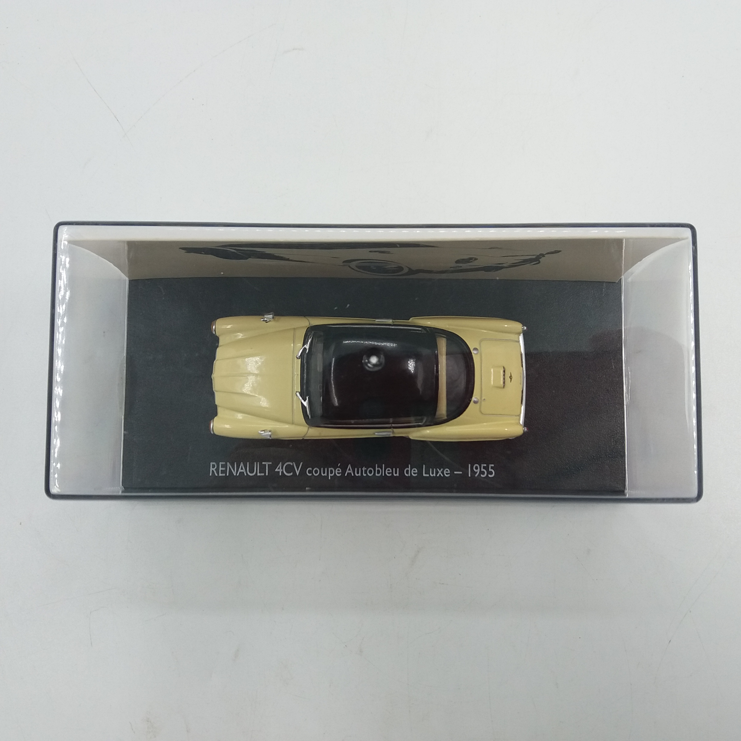 Voir photo 5 de Voiture miniature. Renault 4 CV coupé. Jaune clair. Métal. ELIGOR estampillé dessous. 1/43. Voiture miniature. Renault 4 CV coupé. Jaune clair. Métal. ELIGOR estampillé dessous. 1/43. Très bon état reconditionné photo 5