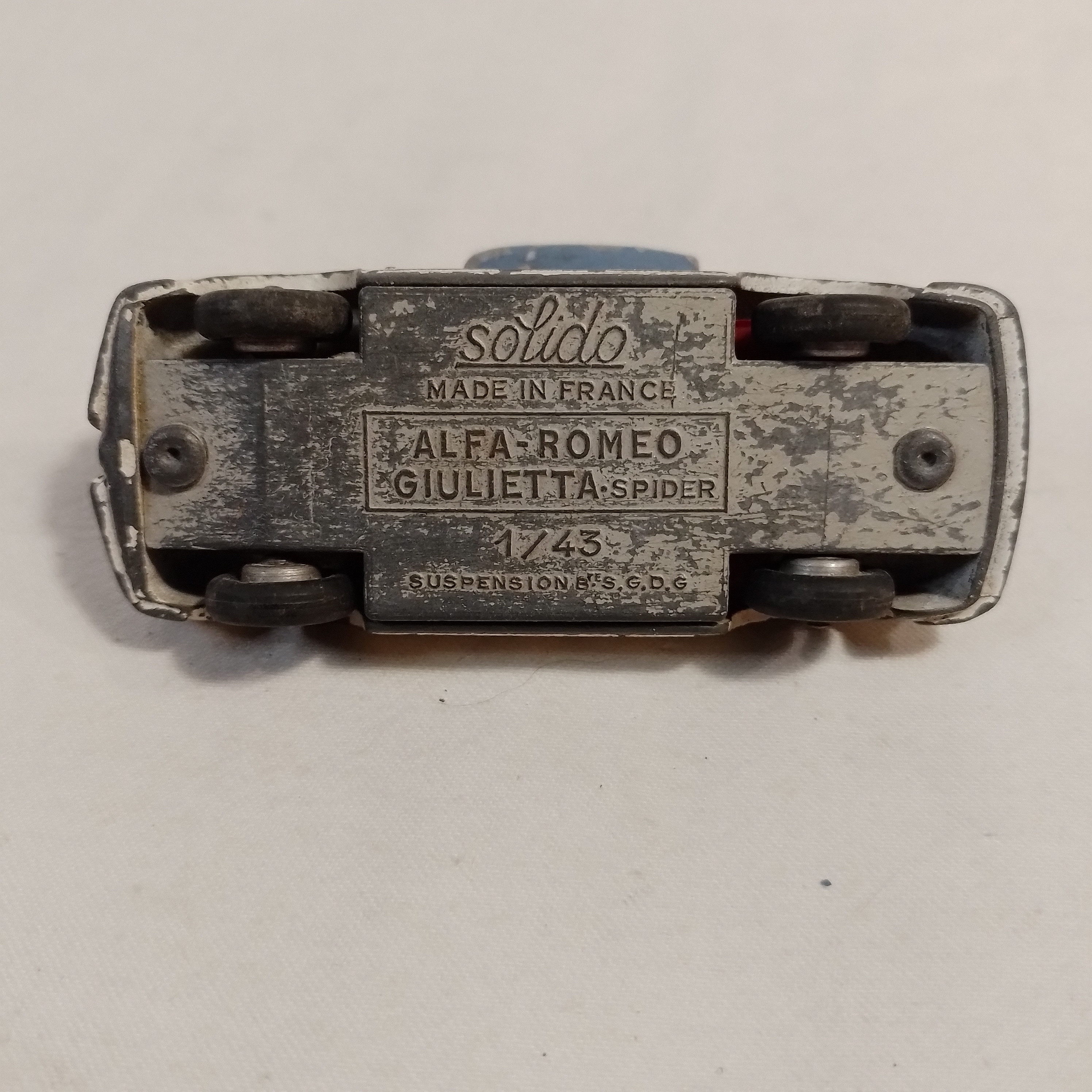 Voir photo 4 de Voiture miniature SOLIDO Alfa Romeo Guilietta Spider Voiture miniature SOLIDO Alfa Romeo Guilietta Spider État correct reconditionné photo 4