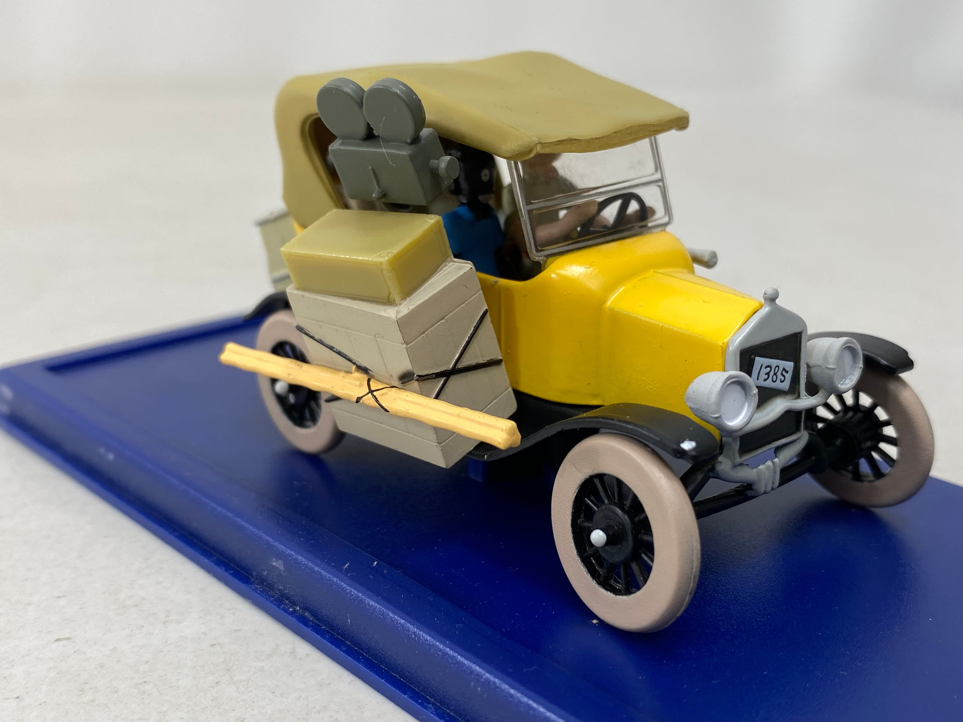 Voir photo 4 de Voiture modèle réduit "Tintin au Congo" Voiture modèle réduit "Tintin au Congo" État correct reconditionné photo 4