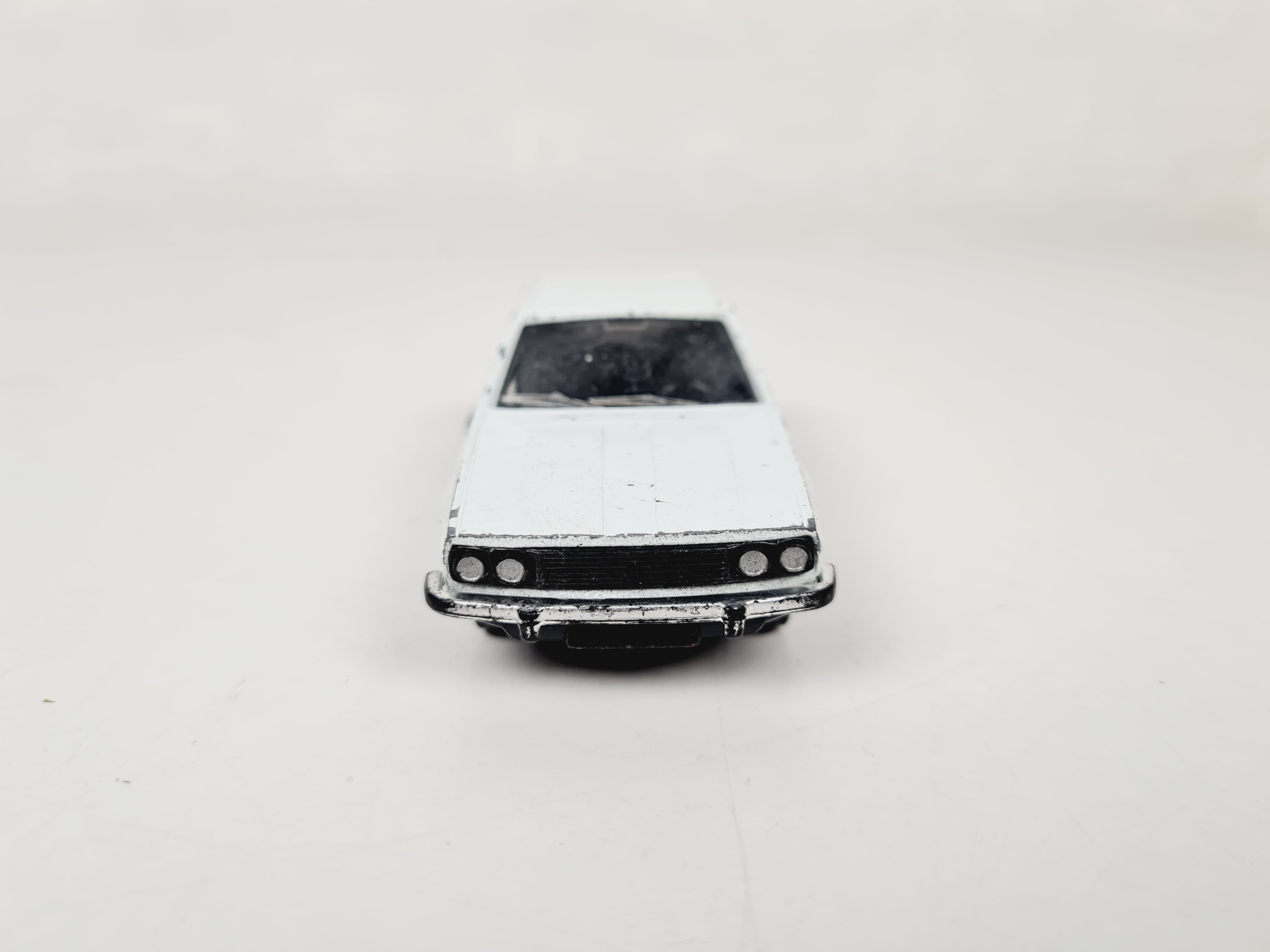 Voir photo 2 de Voiture - Renault 30 TS Jet-Car de Norev - Échelle 1/43 - N°856 Voiture - Renault 30 TS Jet-Car de Norev - Échelle 1/43 - N°856 Bon état reconditionné photo 2