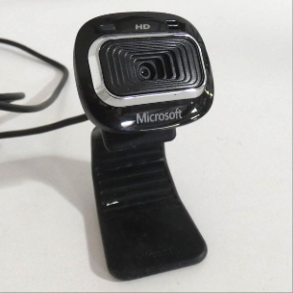 Voir photo 2 de WebCam LifeCam HD - 3000 Microsoft (boite d'origine) WebCam LifeCam HD - 3000 Microsoft (boite d'origine) très bon état reconditionné photo 2