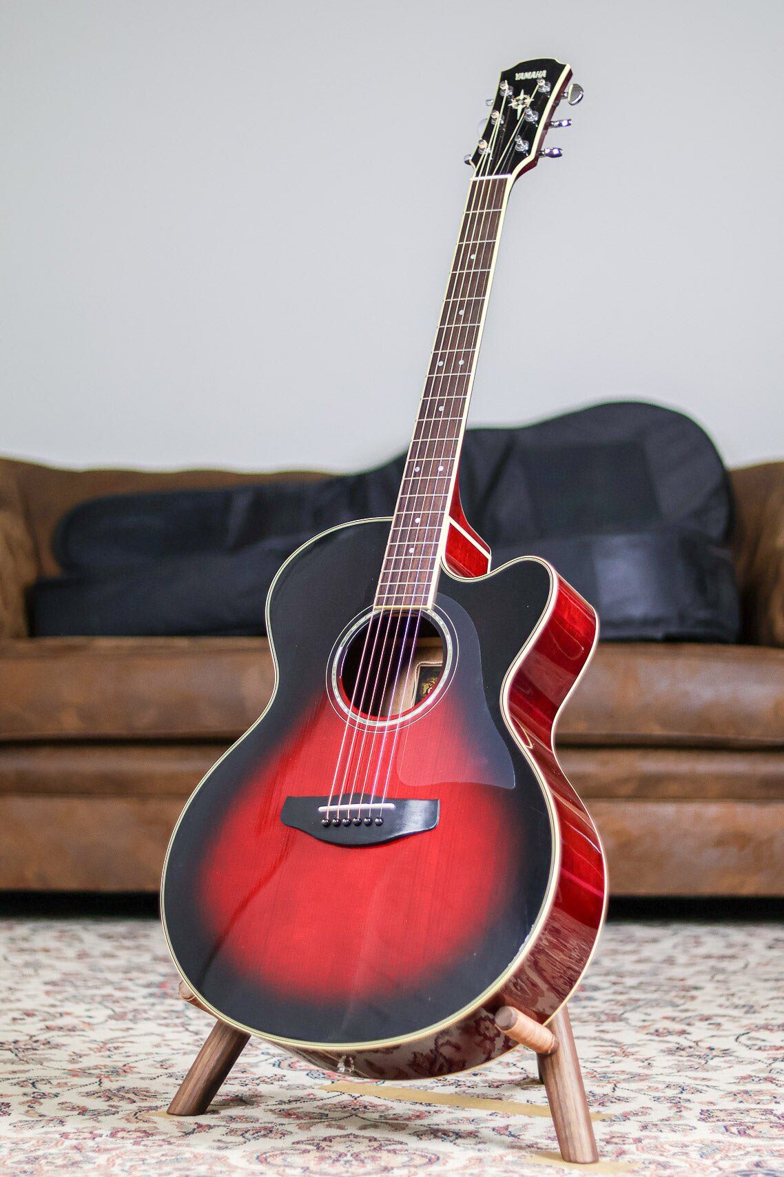 Yamaha CPX 700 II Dusk Sun Red Rouge Soleil du Crépuscule Très bon état Yamaha reconditionné disponible sur Refurbed | Dero