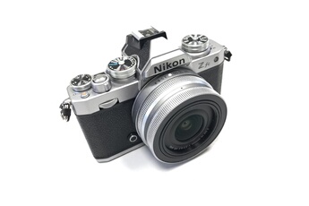 Z FC + Z DX 16-50mm f/3,5-6,3 Bon état Nikon reconditionné disponible sur Darty